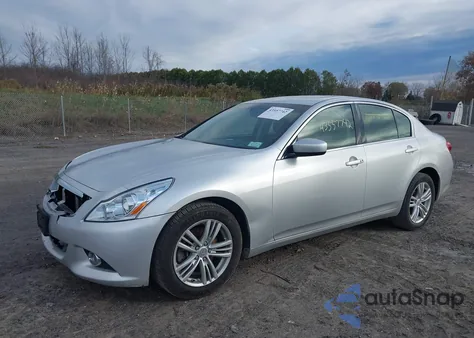 2015 Infiniti Q40 z USA, uszkodzony, nr VIN JN1CV6ARXFM523495